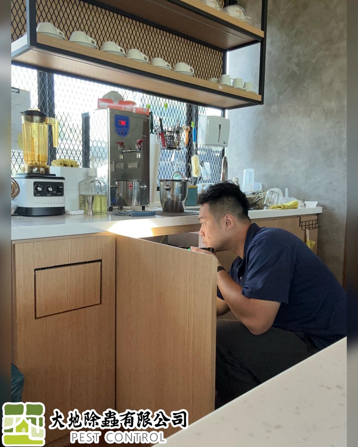 環境消毒－除蟑螂｜早午餐吧檯